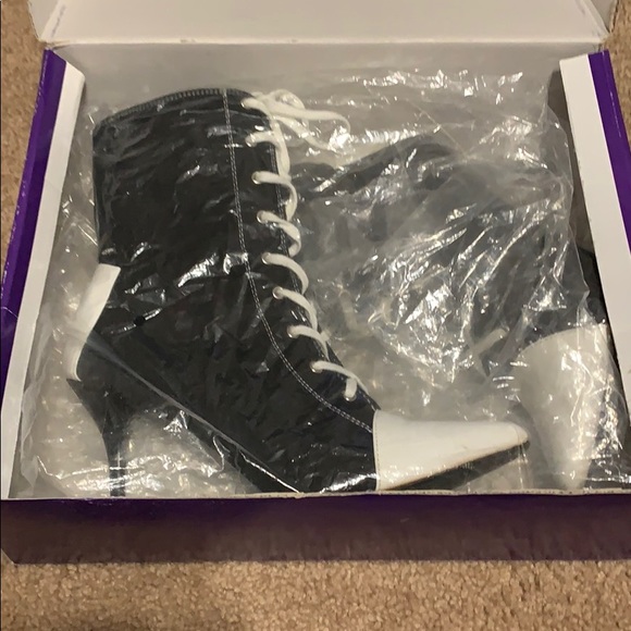 Shoes - Picture 2 of 2